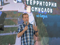 Скандал вокруг слов Медведева об учителях считают заказным