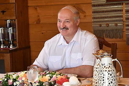 Лукашенко рассказал в каких условиях он живет.