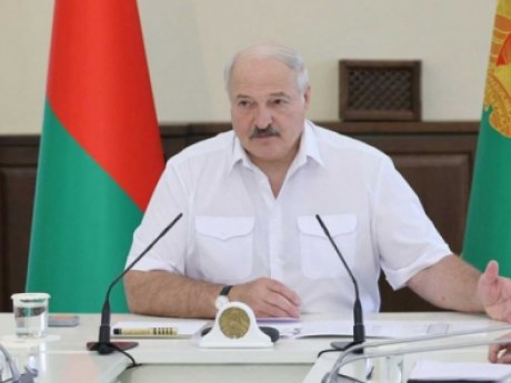 Лукашенко угрожает миру распространением ядерных материалов